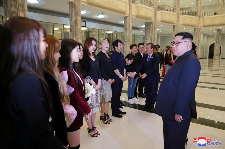 Saat Kim Jong Un Bertemu Bintang K-pop
